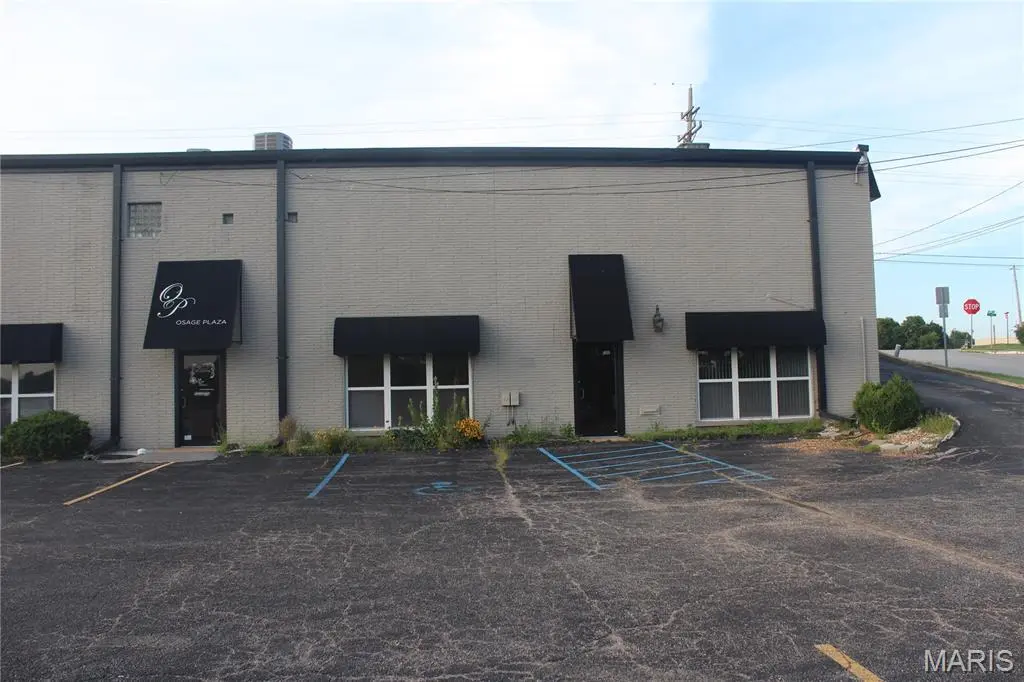 2300 W Osage ST, Pacific, MO 63069