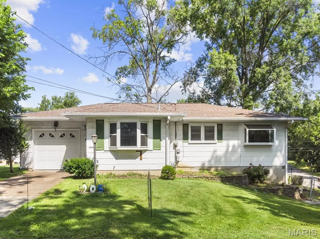 205 Gardner ST, Columbia, IL 62236