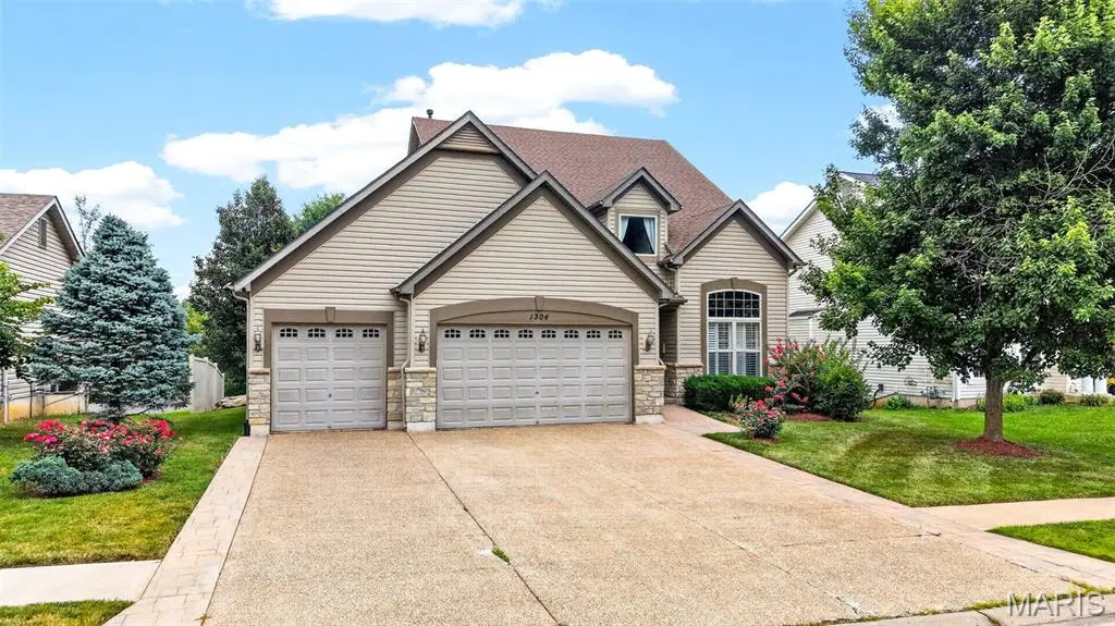 1304 Forest WAY, Wentzville, MO 63385