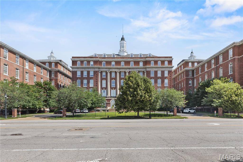 1515 Lafayette AVE #309, St Louis, MO 63104