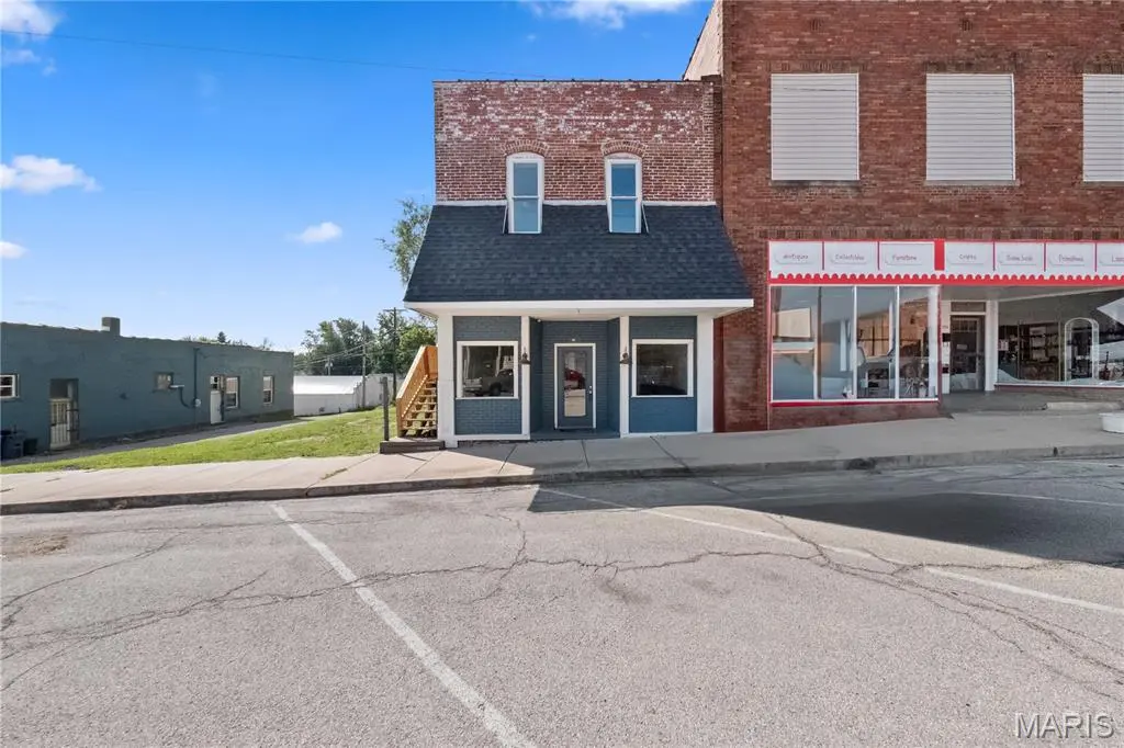 318 Broadway ST, Elsberry, MO 63343