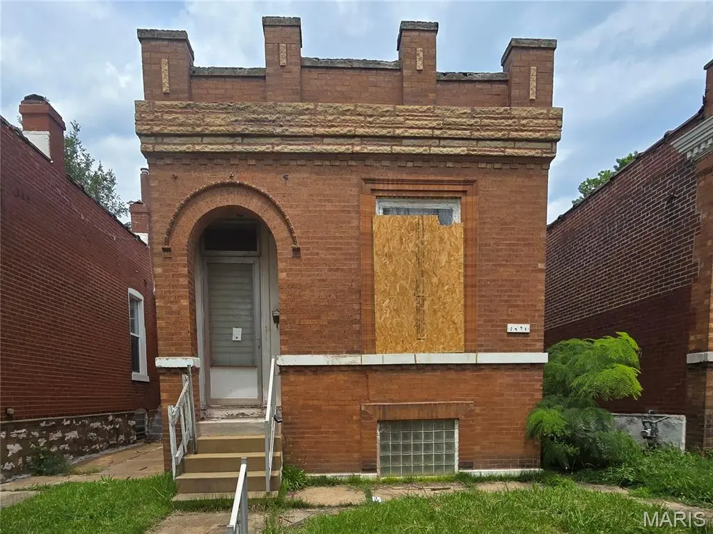 3451 Itaska ST, St Louis, MO 63111