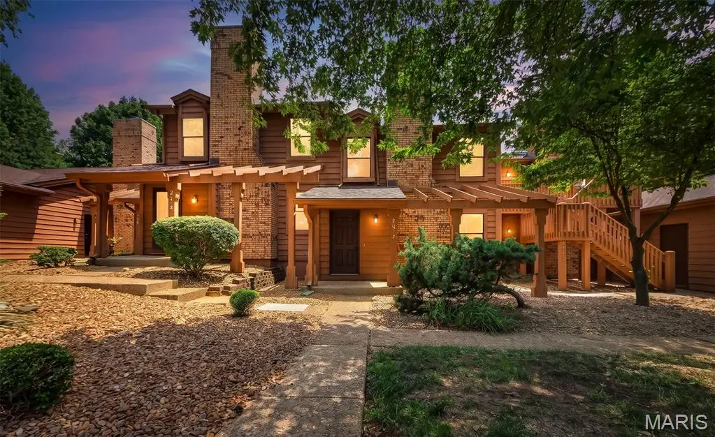 2074 Duclair Parkway, St Charles, MO 63304