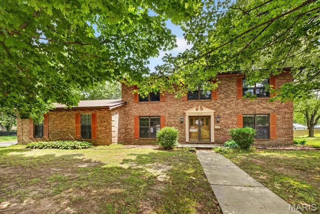1020 N Smiley ST, O'fallon, IL 62269