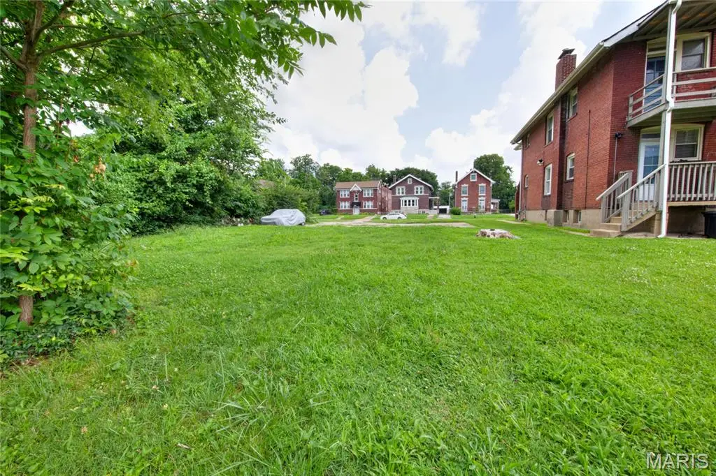 5972 Enright AVE, St Louis, MO 63112