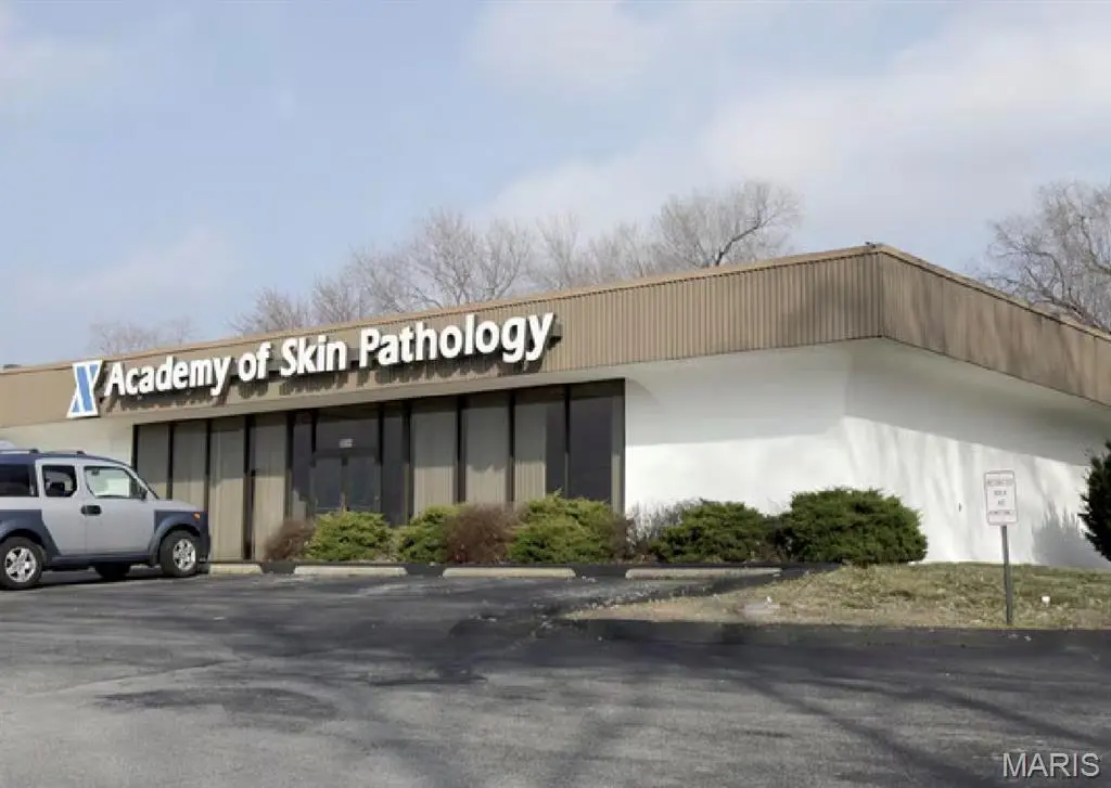 6944 N Hanley RD, Hazelwood, MO 63042