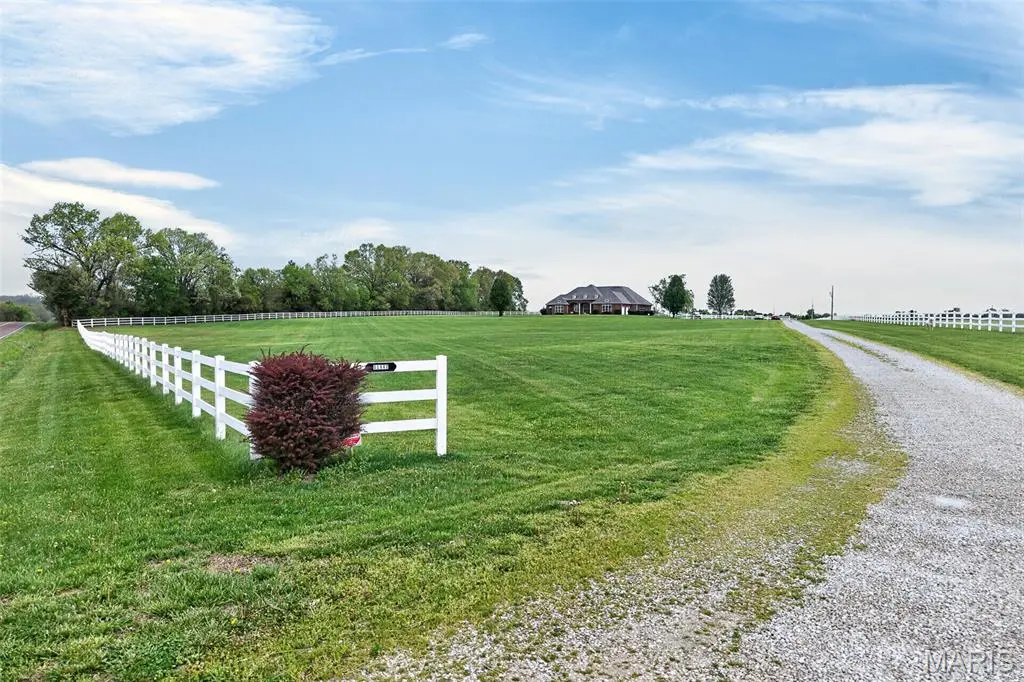 11447 Highway D, Dixon, MO 65459