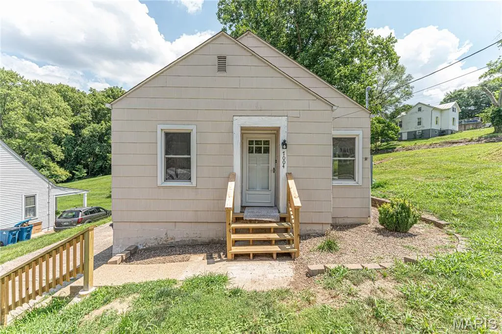 1004 Miller ST, New Haven, MO 63068