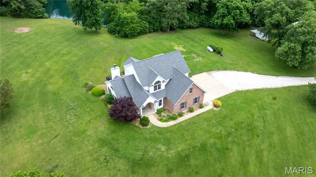 9 Buelah DR, Troy, MO 63379