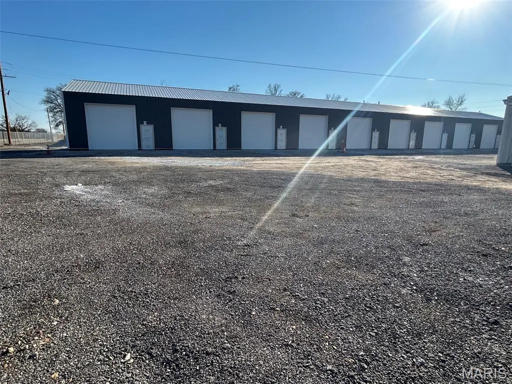 5327 Godfrey RD, Godfrey, IL 62035