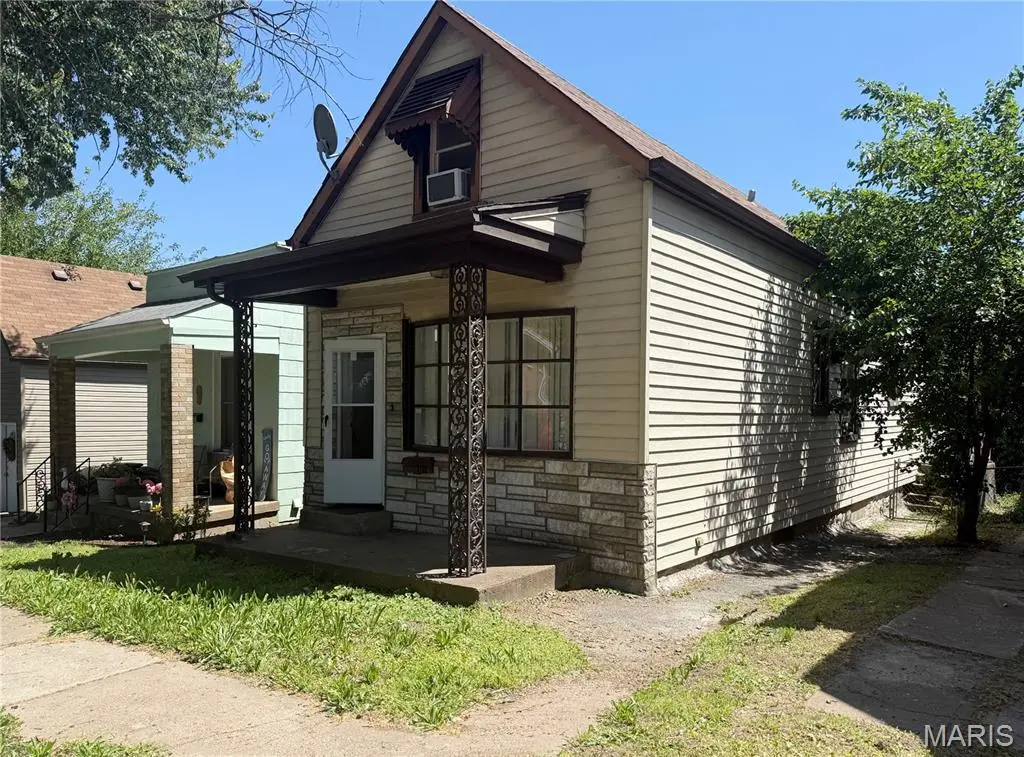 4260 Miami ST, St Louis, MO 63116