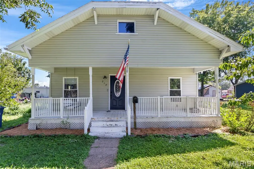 212 W Davidson AVE, Chaffee, MO 63740