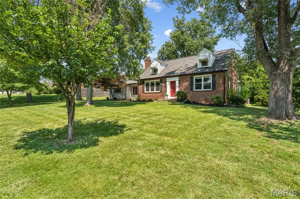 4643 Theiss RD, St Louis, MO 63128