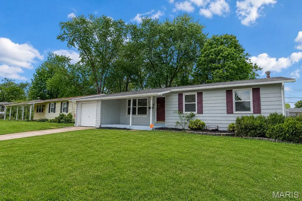 2175 Collier DR, Florissant, MO 63031