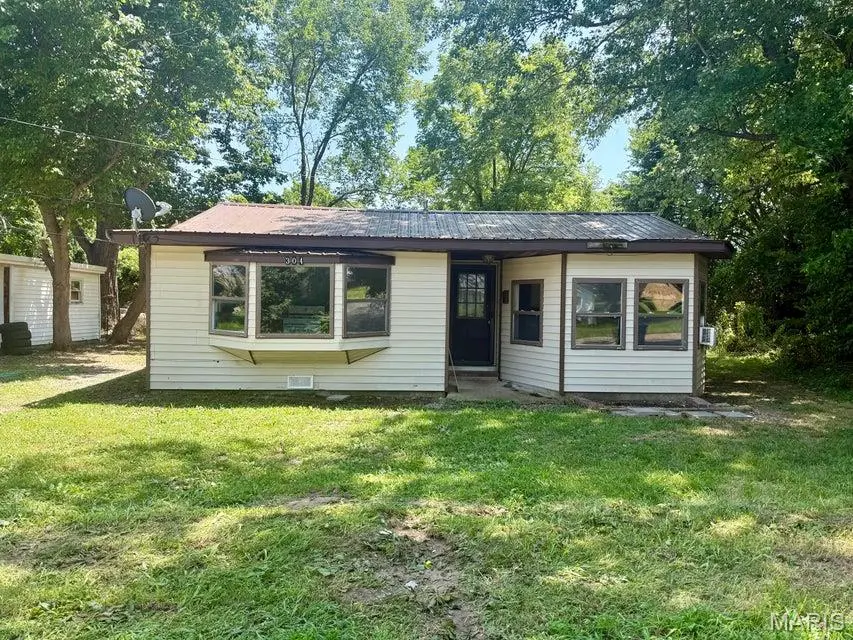 304 Ozark ST, Houston, MO 65483