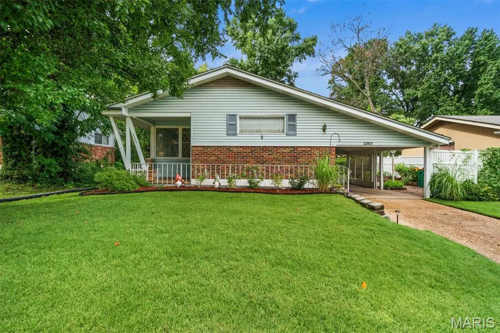 2353 Berwyn DR, Moline Acres, MO 63136