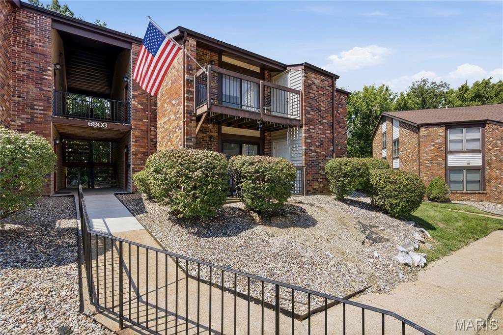 6803 Cottage Grove LN #F, Oakville, MO 63129
