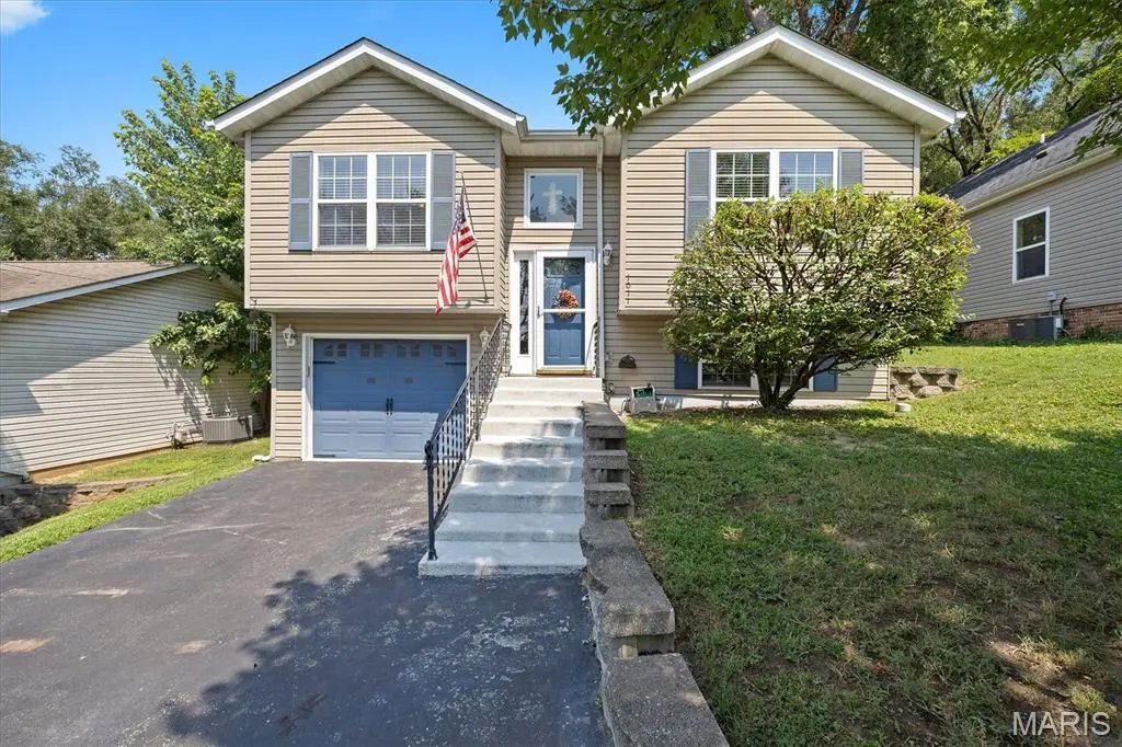 1011 Vine ST, Collinsville, IL 62234