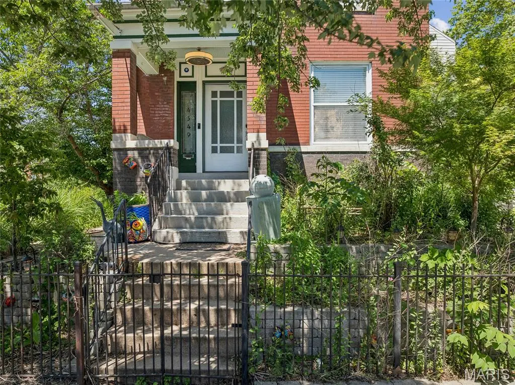 4349 Gibson AVE, St Louis, MO 63110