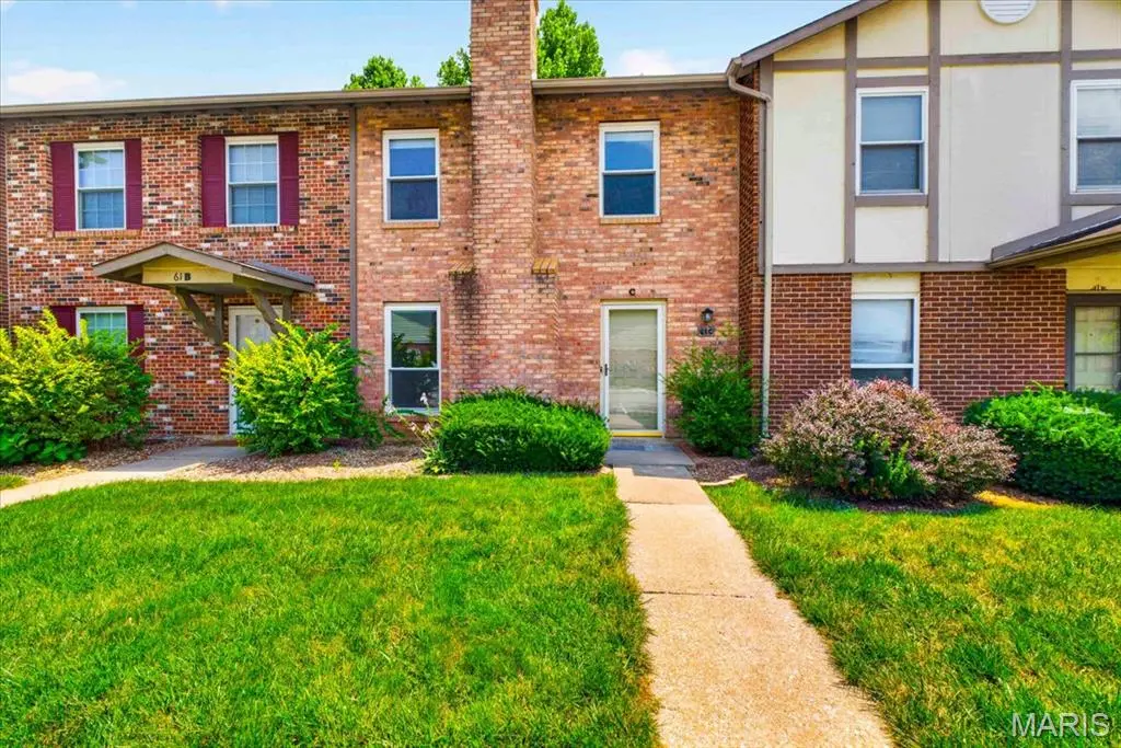 61 Park Charles #C, St Charles, MO 63376