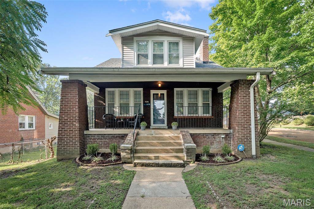 7370 Carleton AVE, University City, MO 63130