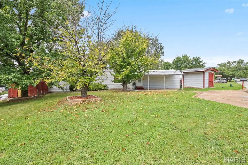 621 Pine View DR, Fenton, MO 63026