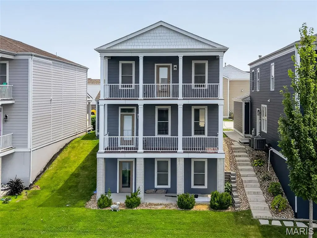338 Tiber PL, St Charles, MO 63301