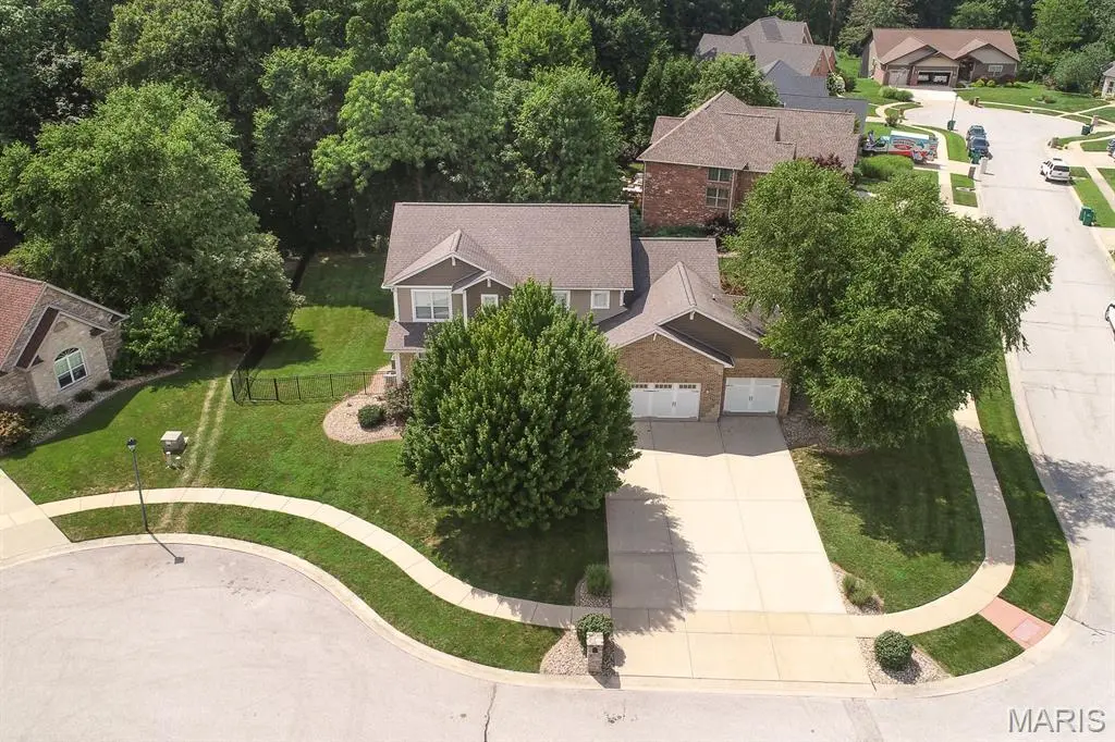 905 Chevalier LN, O'fallon, IL 62269