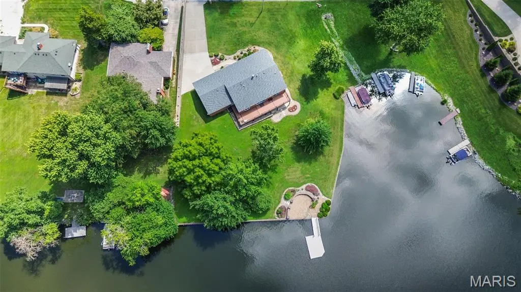 369 E Lake DR, Edwardsville, IL 62025