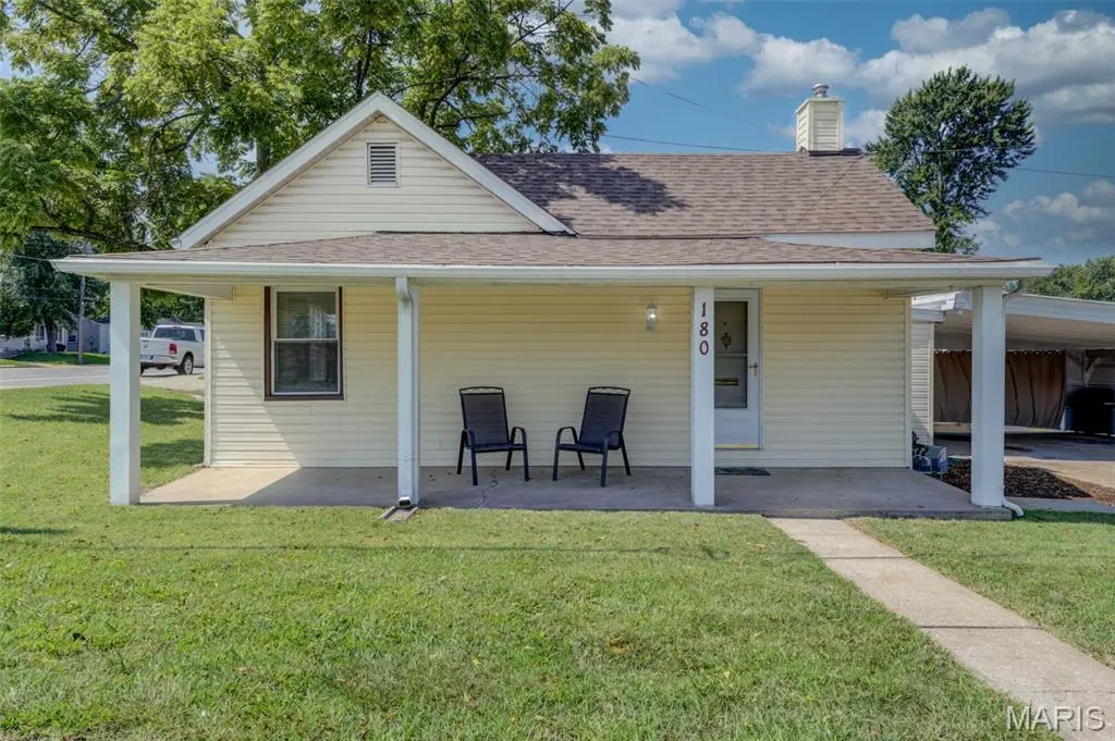 180 Harrison ST, Florissant, MO 63031