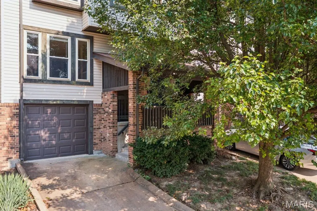 2308 Driftwood PL, St Louis, MO 63146