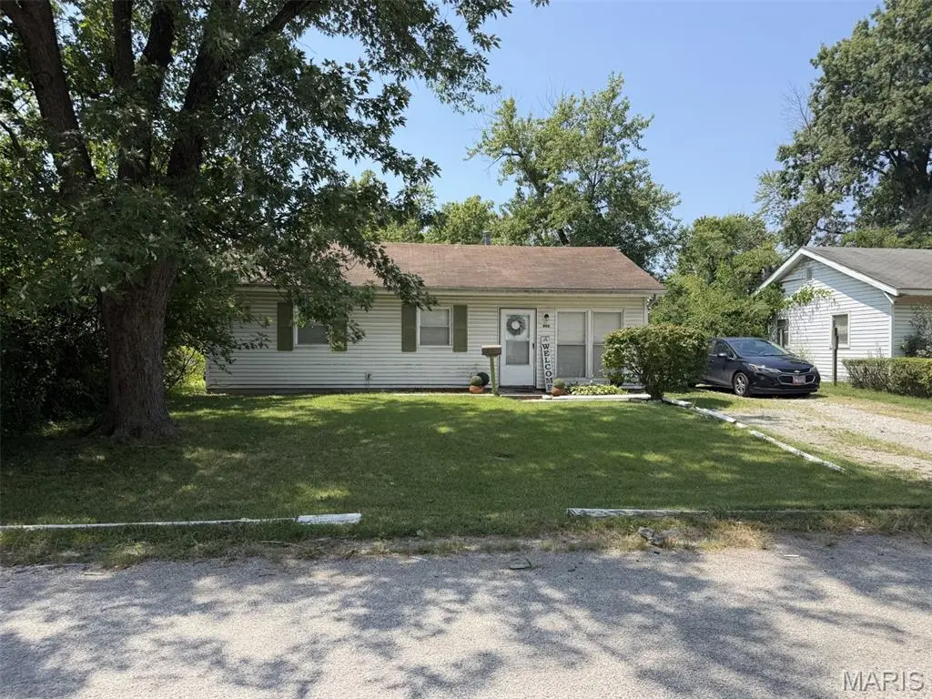 806 E 5th ST, Cahokia, IL 62206