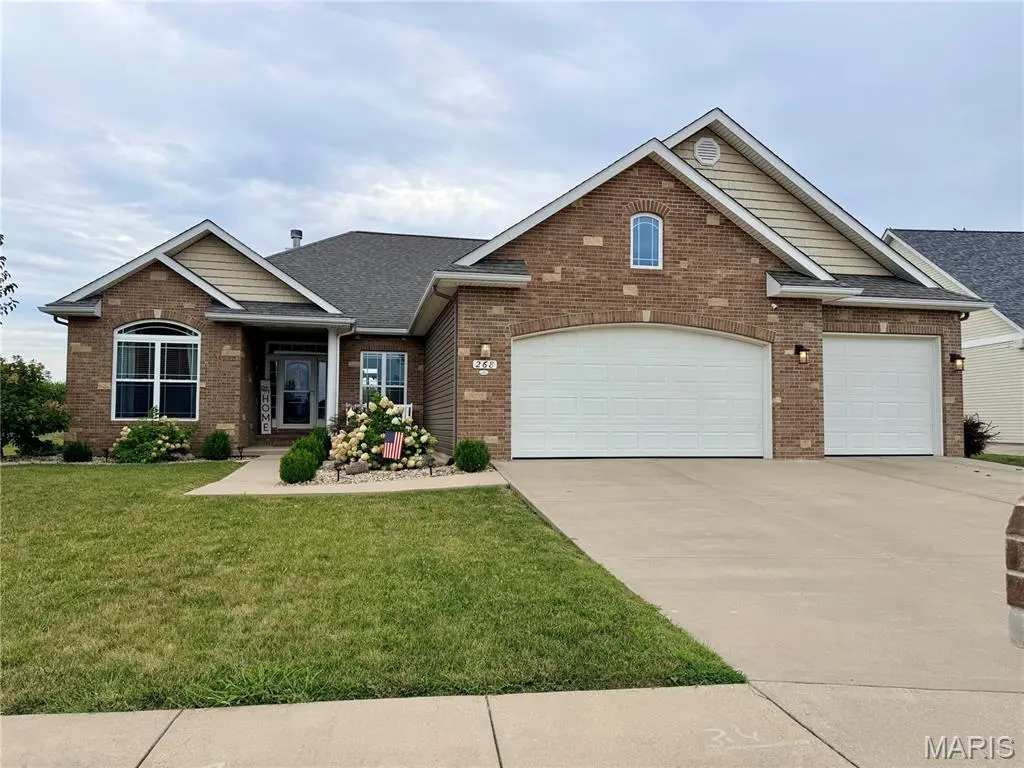 268 Gabrielle CIR, Bethalto, IL 62010