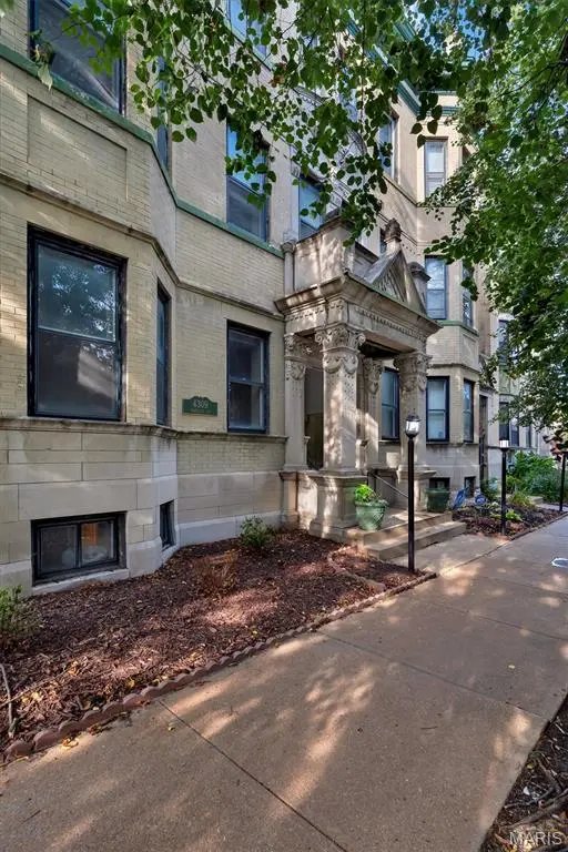 4309 Maryland AVE #10B, St Louis, MO 63108