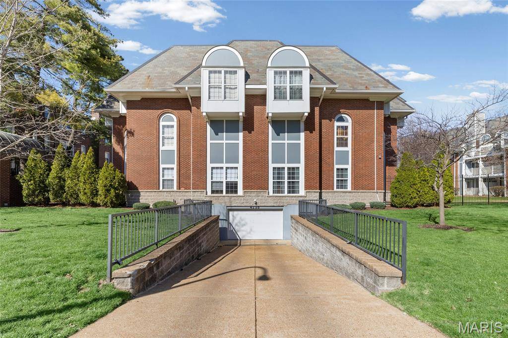 4235 W Pine BLVD #3, St Louis, MO 63108