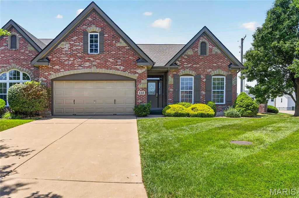 115 Long And Winding RD, St Peters, MO 63376