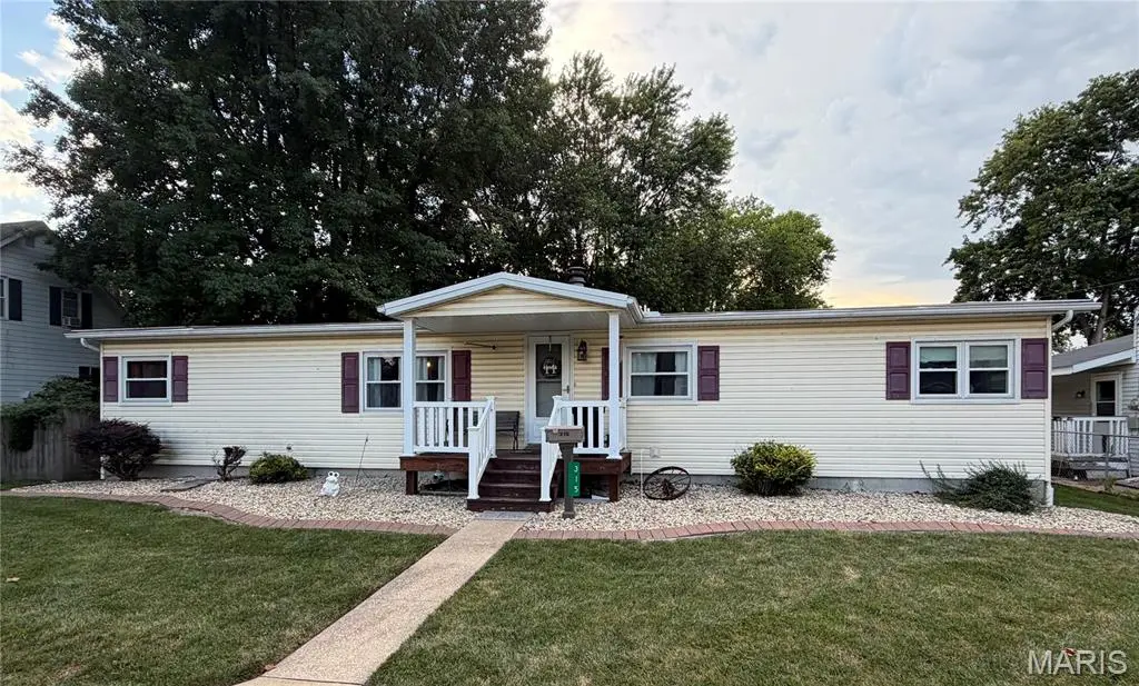 315 N Independence ST, Mascoutah, IL 62258