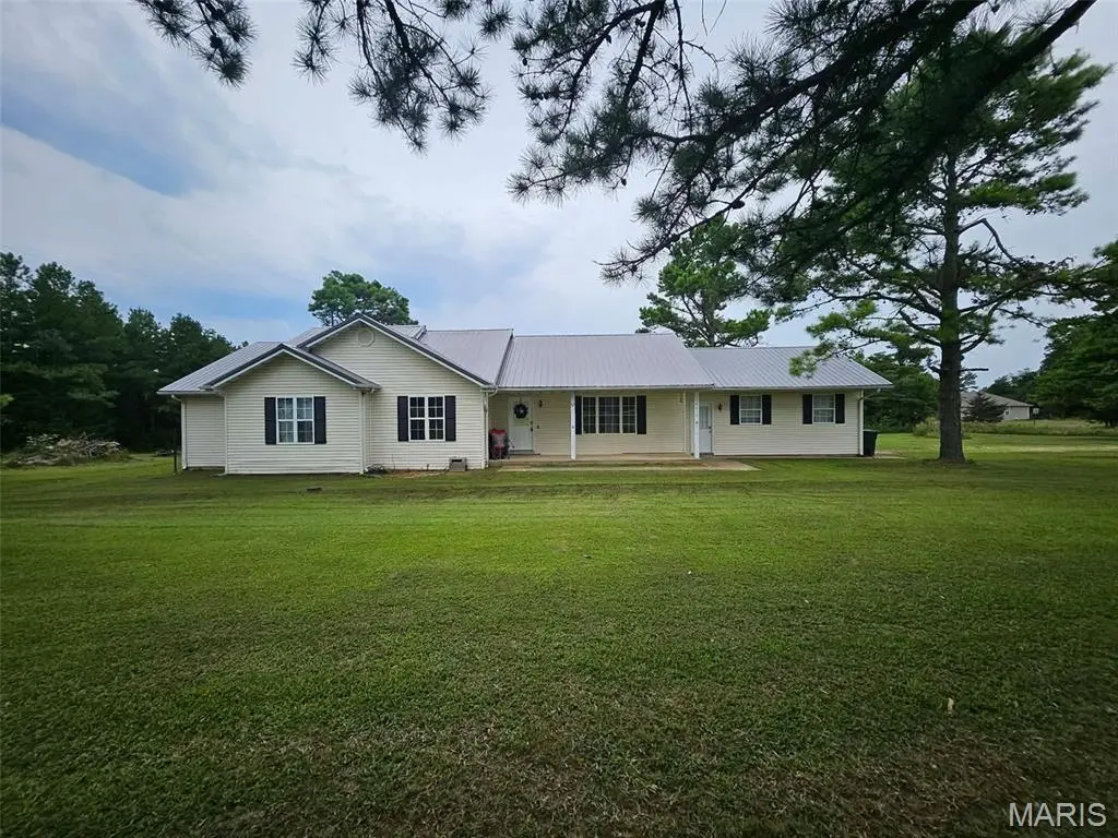 16210 Walnut DR, Plato, MO 65552