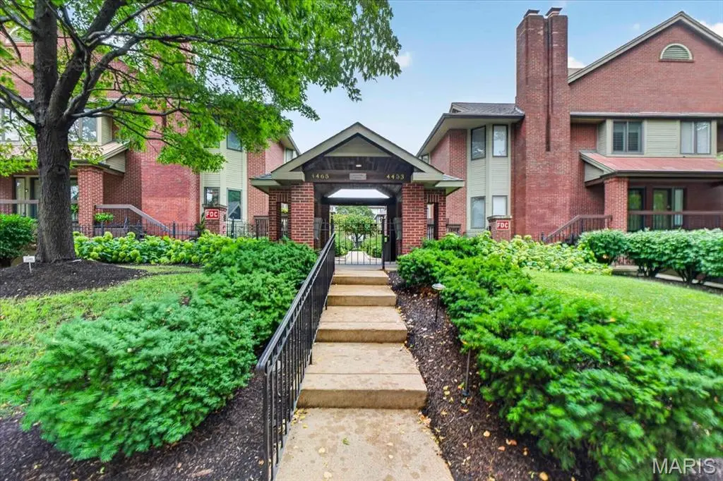 4465 W Pine BLVD #19, St Louis, MO 63108