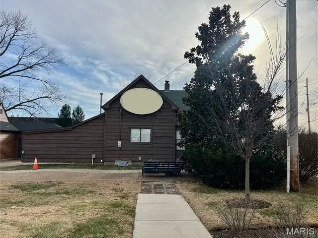 128 Long RD, Chesterfield, MO 63005