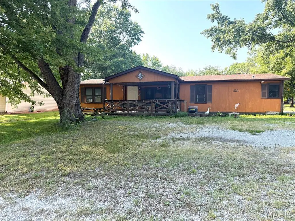 406 Douglas, De Soto, IL 62924