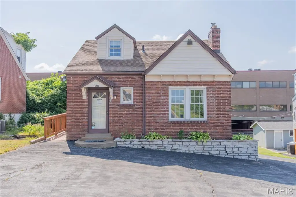 4150 Crescent DR, Mehlville, MO 63129