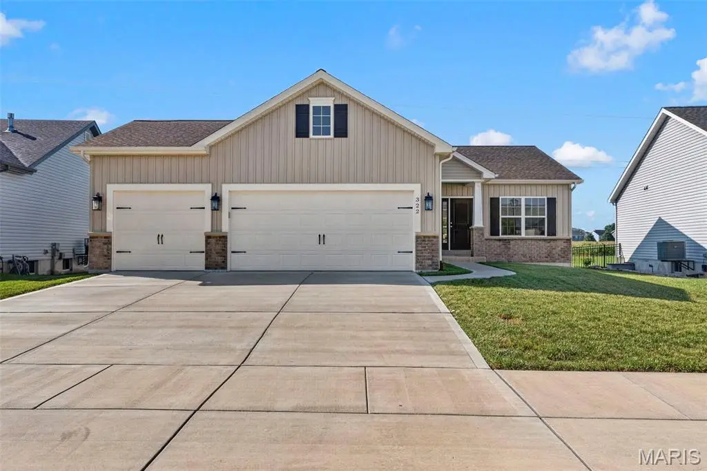 322 Summer Glen LN, St Charles, MO 63301