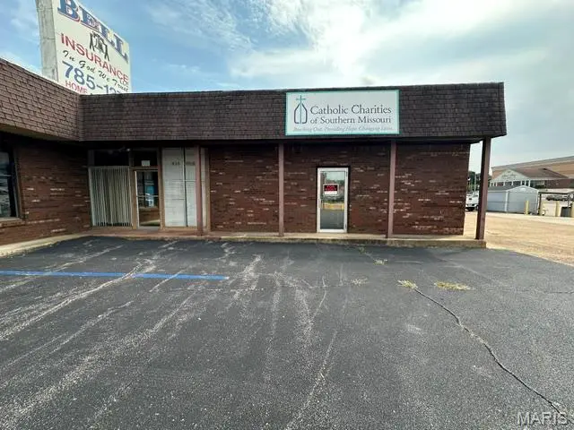 414 Poplar ST, Poplar Bluff, MO 63901