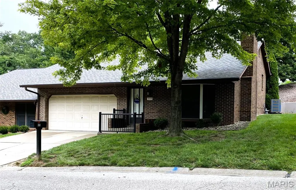 310 Northcrest DR, Collinsville, IL 62234