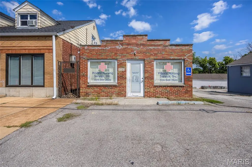 9713 Gravois RD, St Louis, MO 63123