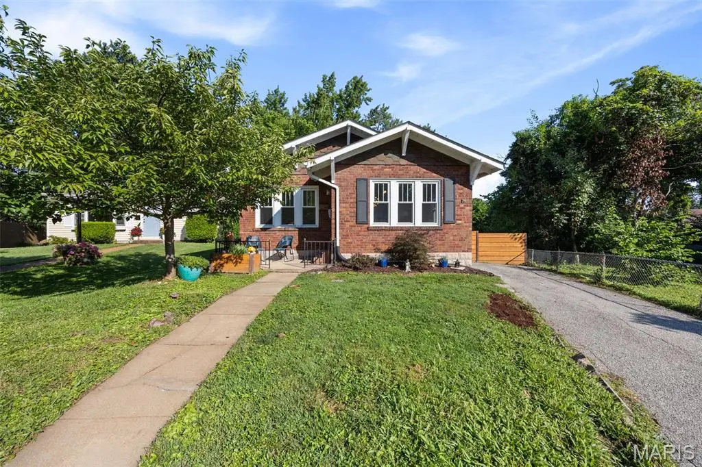 423 Heman DR, Kirkwood, MO 63122