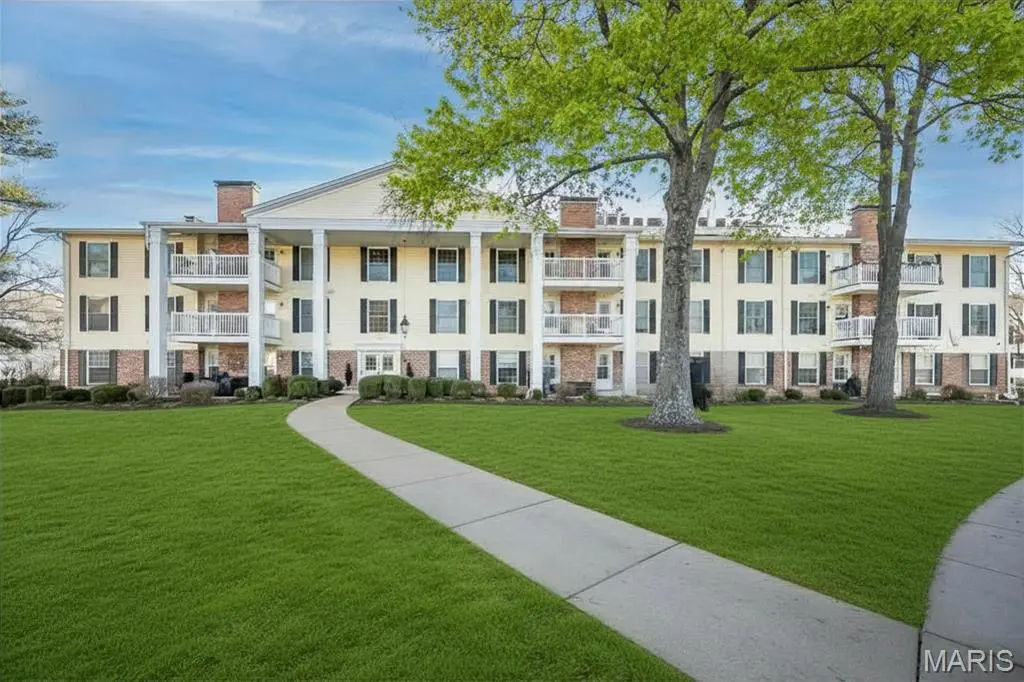 1512 Bedford Forge CT #19, Chesterfield, MO 63017