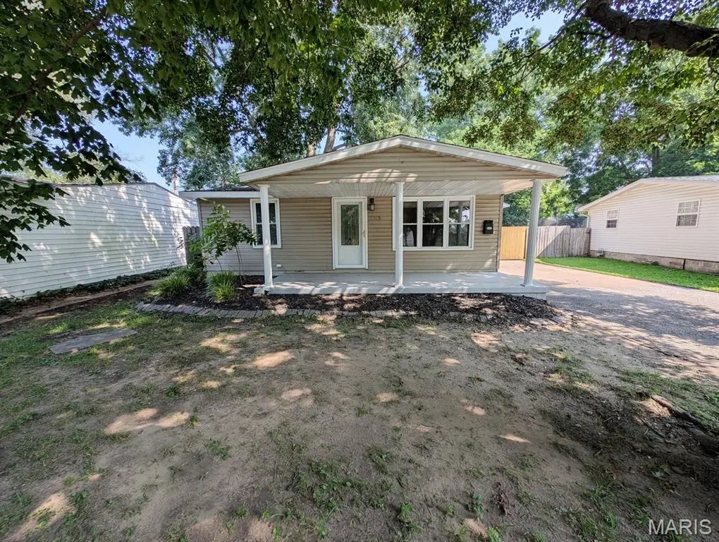 2313 Miracle AVE, Granite City, IL 62040