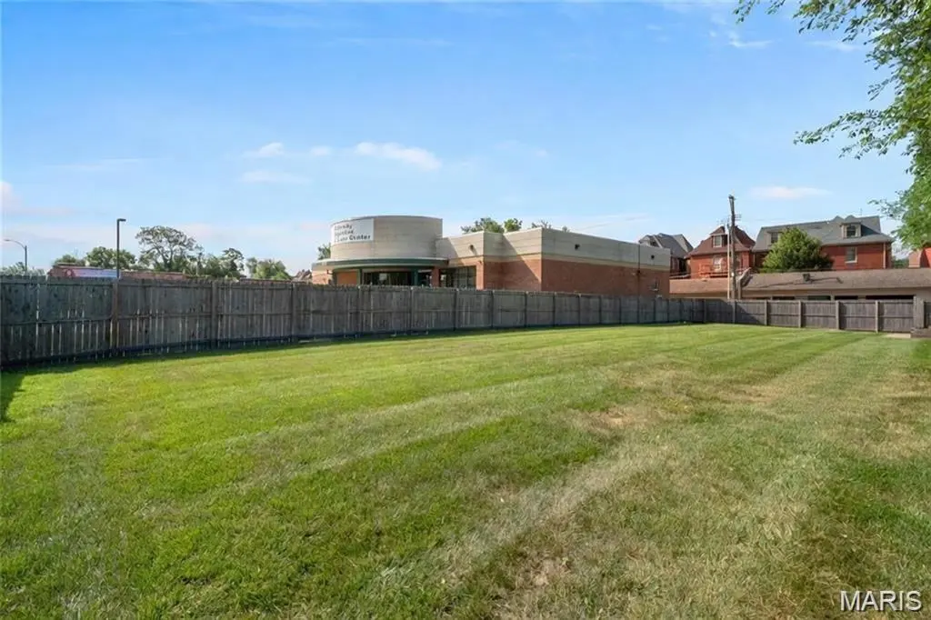 4530 Delmar BLVD, St Louis, MO 63108